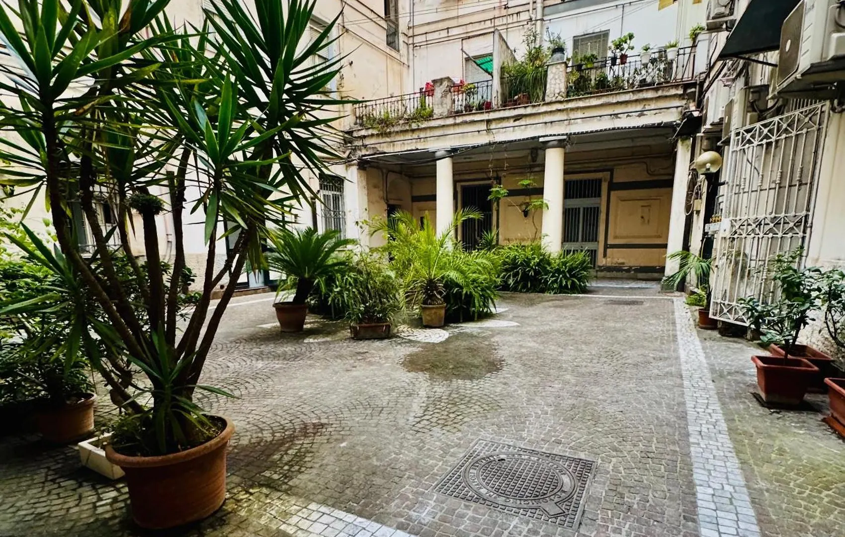 Lovolcano Naples Aparthotel